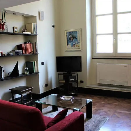 Unesco Via Garibaldi - Center 아파트