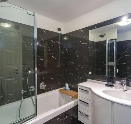 Unesco Via Garibaldi - Center 아파트 *