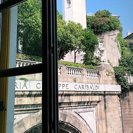 Unesco Via Garibaldi - Center *