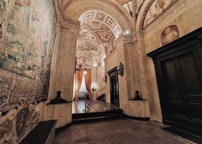 Unesco Via Garibaldi - Center