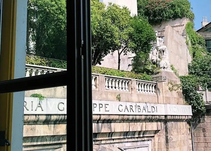 Unesco Via Garibaldi - Center *