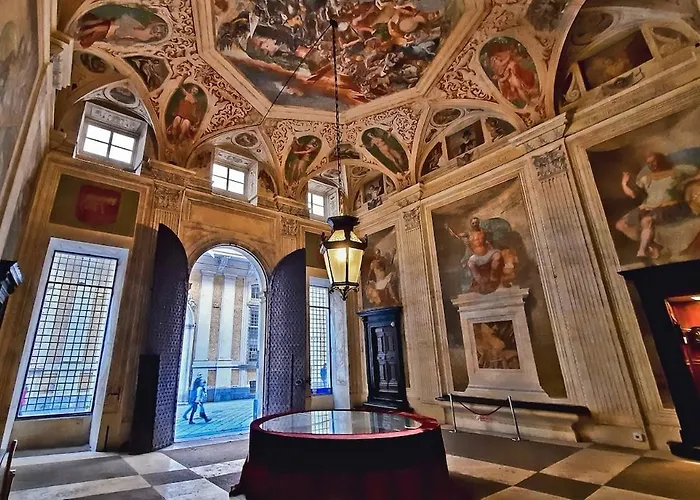 Unesco Via Garibaldi - Center